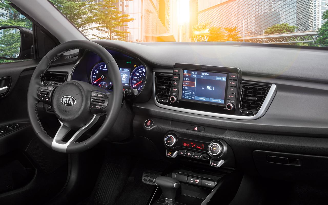 Kia Rio Sedán interior