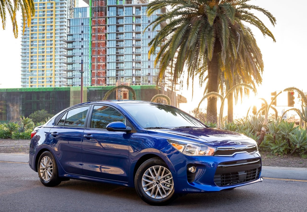 Kia Rio Sedán 2019 lateral