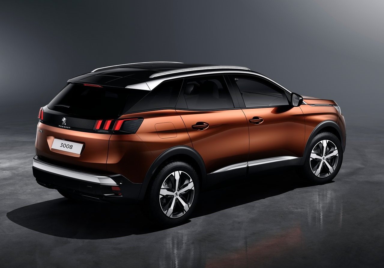 En comparativa: Peugeot 3008 Allure 2019 vs. Toyota RAV4 XLE 2019