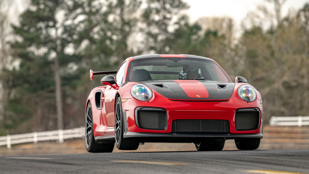 Vídeo: El Porsche 911 GT2 RS rompe récord en Road Atlanta