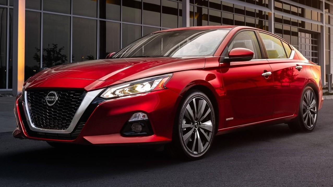 El Nissan Altima precio mexico es un sedán mediano de aspecto moderno