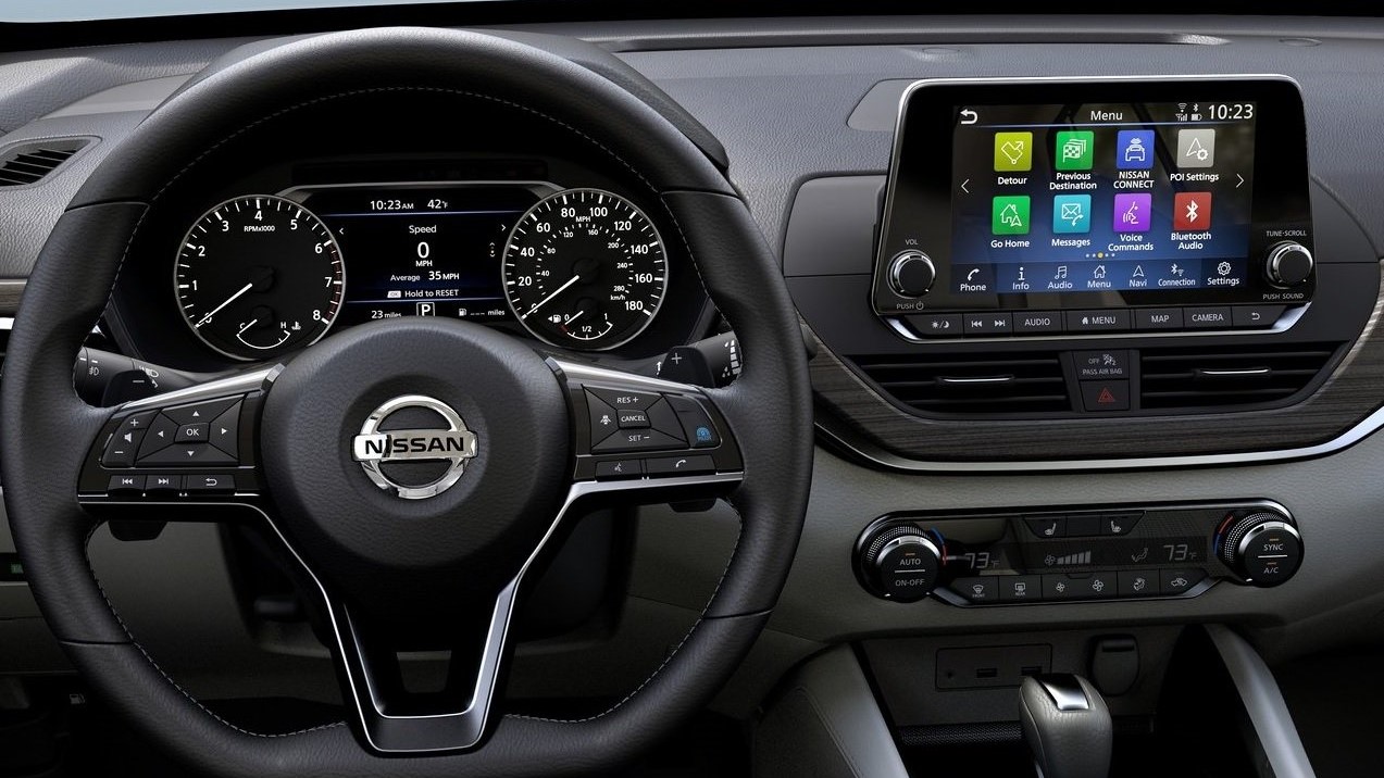 Su cabina Nissan Altima precio mexico resulta práctica para el día a día