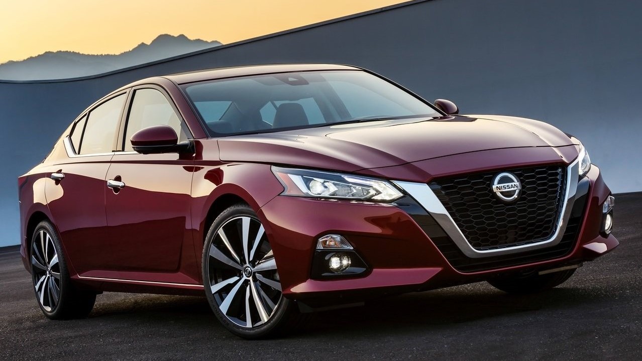 Nissan Altima precio mexico Hay 3 versiones de este auto en nuestro país