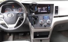 Toyota Sienna 2017 en venta-17