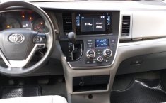 Toyota Sienna impecable en Miguel Hidalgo-10