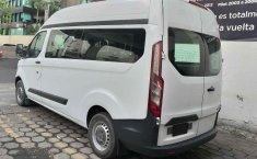 Pongo a la venta un Ford Transit en excelente condicción-3