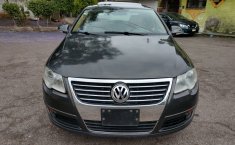 Volkswagen Passat 2.0 Sedán 2006-6