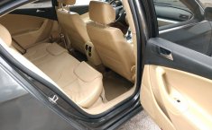 Volkswagen Passat 2.0 Sedán 2006-5