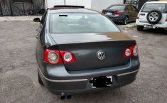 Volkswagen Passat 2.0 Sedán 2006-3