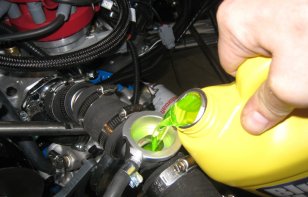 ¿Cuál es la diferencia entre anticongelante y refrigerante?