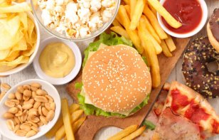 Alimentos que debes evitar si vas a viajar en auto