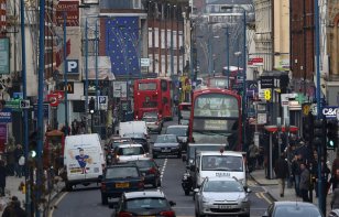 Reino Unido probará cámaras acústicas para los autos ruidosos
