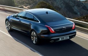 Jaguar mostró un adelanto del XJ 2020 en Frankfurt