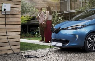 Renault contempla lanzar un eléctrico que desafíe al Tesla Model 3 y al Volkswagen ID.3