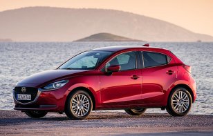 Mazda 2 Hatchback 2021 Reseña - Un subcompacto muy refinado