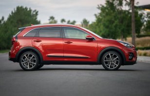 Kia Niro 2021 Reseña - Una SUV para disfrutar en medio del caos urbano