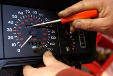 ¿Cómo saber si el odómetro fue alterado?