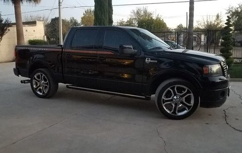 Carro Ford LOBO 2008 de único propietario en buen estado