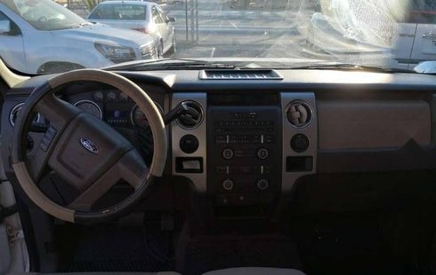 Pongo a la venta cuanto antes posible un Ford Lobo en excelente condicción