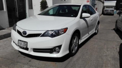 Quiero vender un Toyota Camry en buena condicción
