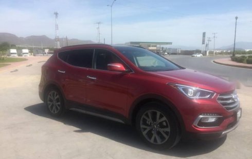 Carro Hyundai Santa Fe 2017 de único propietario en buen estado