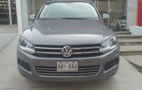 Pongo a la venta cuanto antes posible un Volkswagen Touareg que tiene todos los documentos necesarios