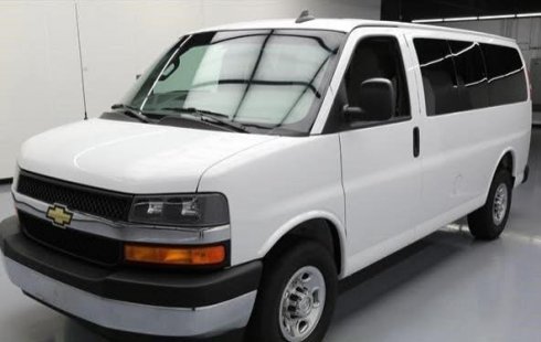 Quiero vender inmediatamente mi auto Chevrolet Express 2016 muy bien cuidado