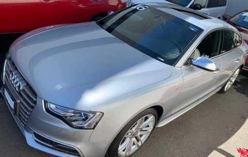 Carro Audi A5 2016 de único propietario en buen estado
