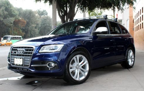 Un carro Audi Q5 2014 en Coyoacán