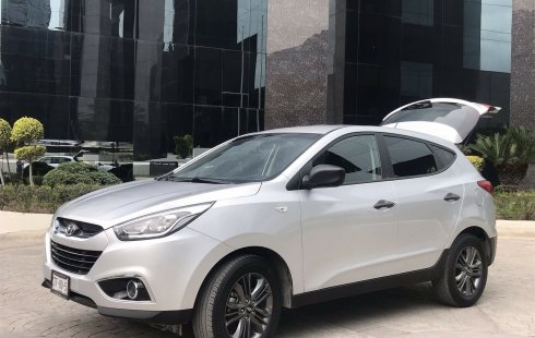 Quiero vender inmediatamente mi auto Hyundai Tucson 2015 muy bien cuidado