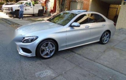 Pongo a la venta un Mercedes-Benz Clase C en excelente condicción