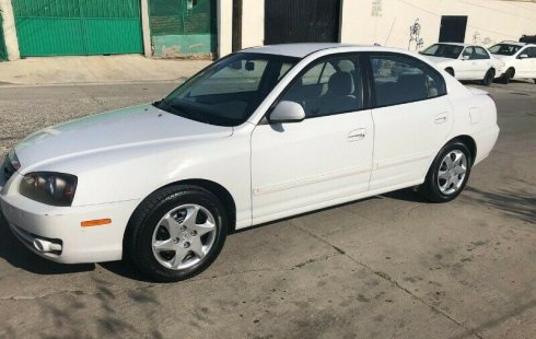 Vendo un Hyundai Elantra impecable