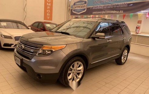 Carro Ford Explorer 2014 de único propietario en buen estado