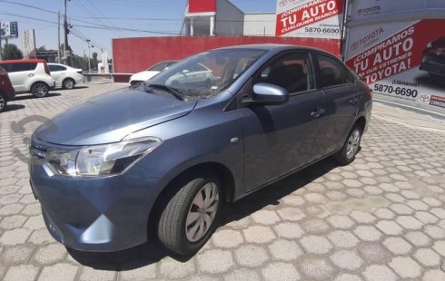 Coche impecable Toyota Yaris con precio asequible