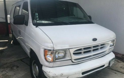 Vendo un carro Ford E-150 2002 excelente, llámama para verlo