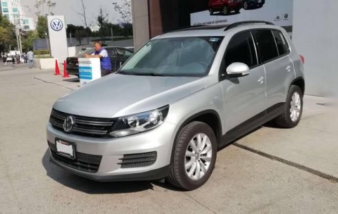 Carro Volkswagen Tiguan 2017 de único propietario en buen estado
