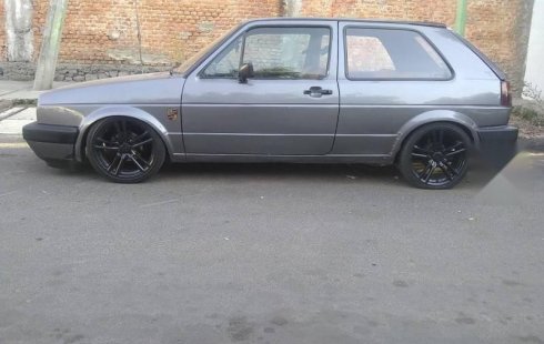 Un Volkswagen Golf 1990 impecable te está esperando