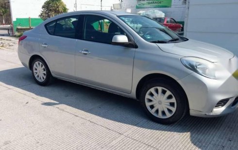 Nissan Versa precio muy asequible