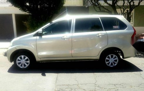 Quiero vender inmediatamente mi auto Toyota Avanza 2014 muy bien cuidado