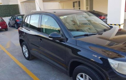 Pongo a la venta cuanto antes posible un Volkswagen Tiguan que tiene todos los documentos necesarios