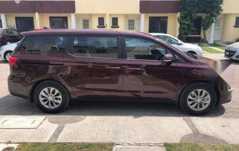 Pongo a la venta cuanto antes posible un Kia Sedona que tiene todos los documentos necesarios