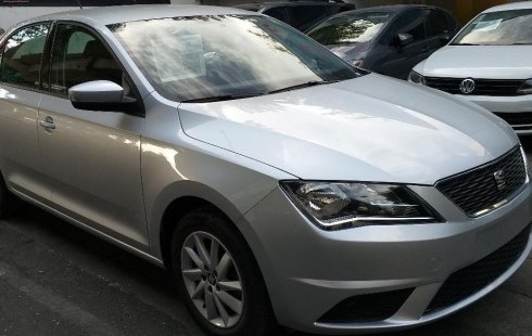 Carro Seat Toledo 2017 de único propietario en buen estado