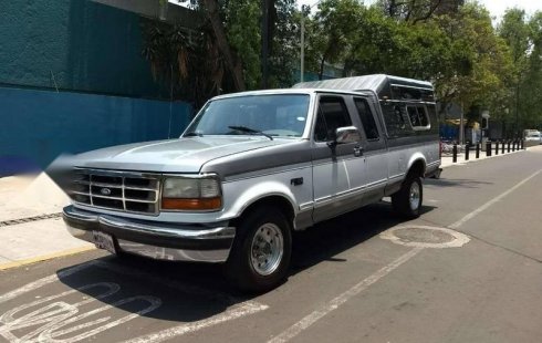 Tengo que vender mi querido Ford F-150 1995 en muy buena condición
