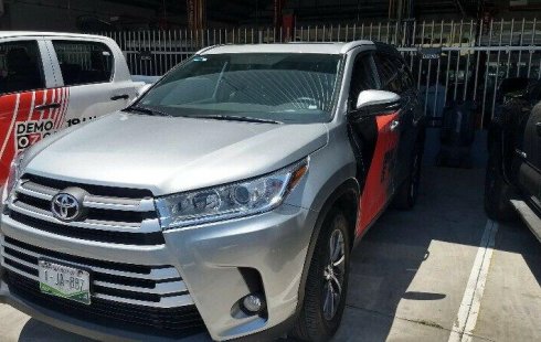 Quiero vender cuanto antes posible un Toyota Highlander 2019