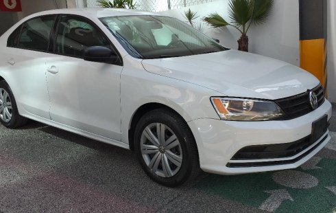Un carro Volkswagen Jetta 2017 en Miguel Hidalgo