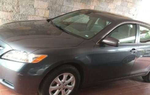 Vendo un Toyota Camry impecable