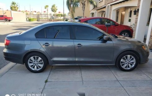 Quiero vender inmediatamente mi auto Volkswagen Jetta 2015