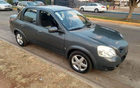 Pongo a la venta cuanto antes posible un Chevrolet Chevy que tiene todos los documentos necesarios