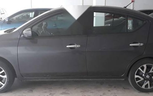 Quiero vender inmediatamente mi auto Nissan Versa 2016