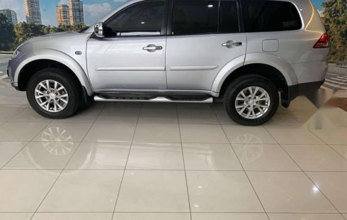 Pongo a la venta cuanto antes posible un Mitsubishi Montero que tiene todos los documentos necesarios